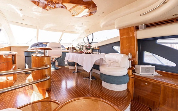 Аренда моторной яхты Azimut 55 в Питере